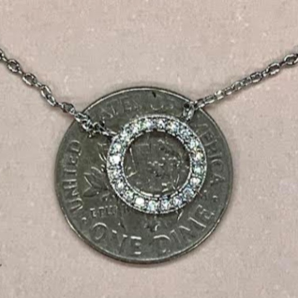 Silver Friendship Fashion Jewelry Necklace - Picture 2 of 3